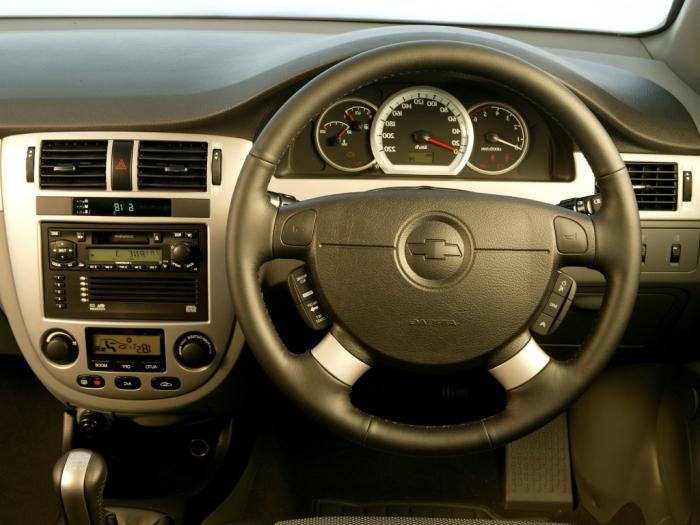 Chevrolet Lacetti hatchback - caractéristiques et commentaires