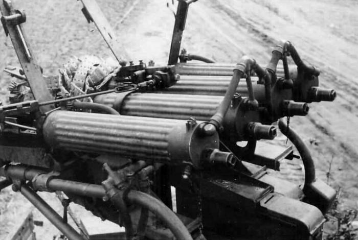 quad mitrailleuse antiaérienne