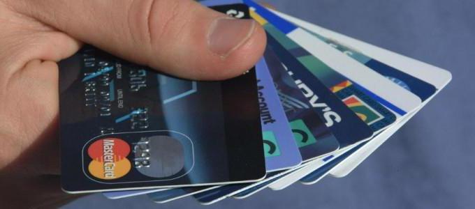 Quelle est la meilleure carte de pension bancaire en plastique?