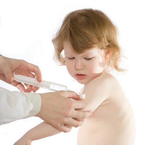 La coqueluche chez l'enfant: causes, symptômes, méthodes de traitement et prévention